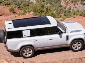 Explore Dubai in Style: Rent a Land Rover Defender